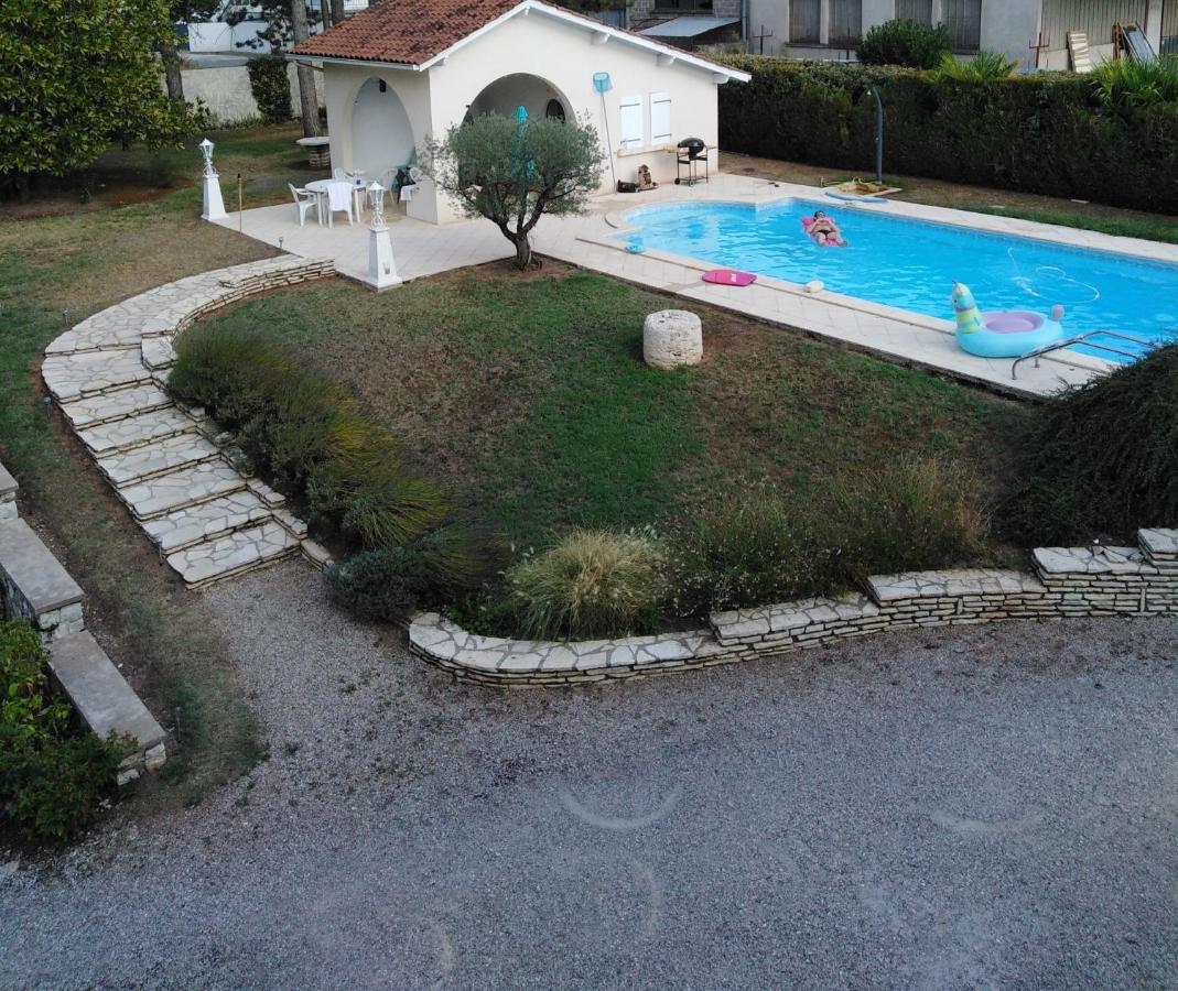La Maison Basque Sainte-Livrade-sur-Lot Exterior photo
