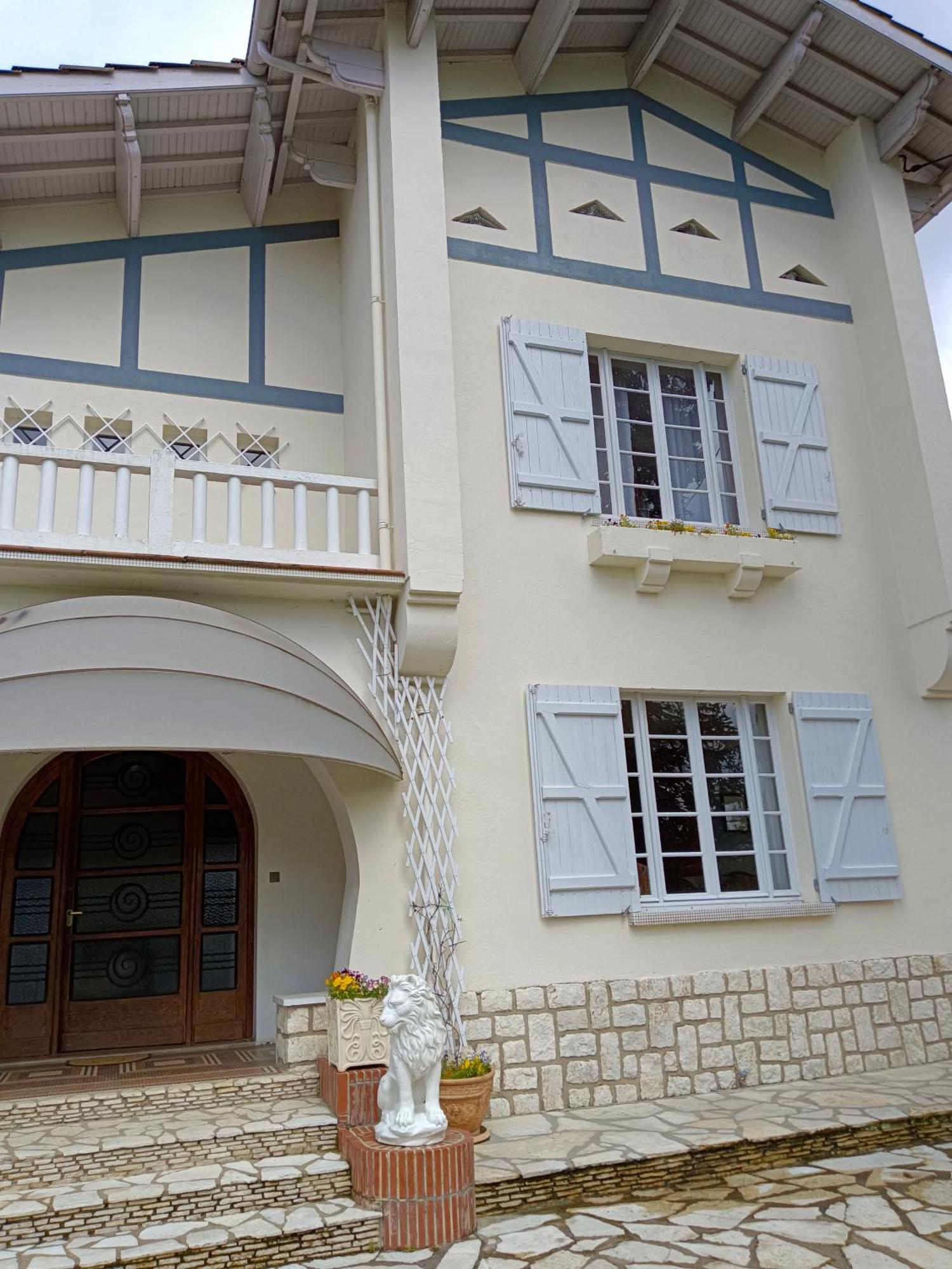 La Maison Basque Sainte-Livrade-sur-Lot Exterior photo